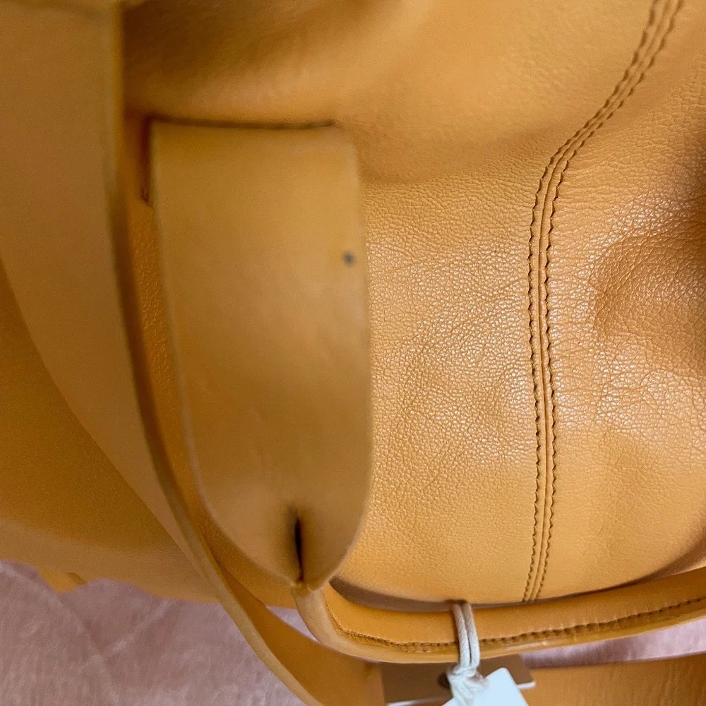 Supple Leather Diam Tote Handbag from LUCKY BRAND - Picture 8 of 9